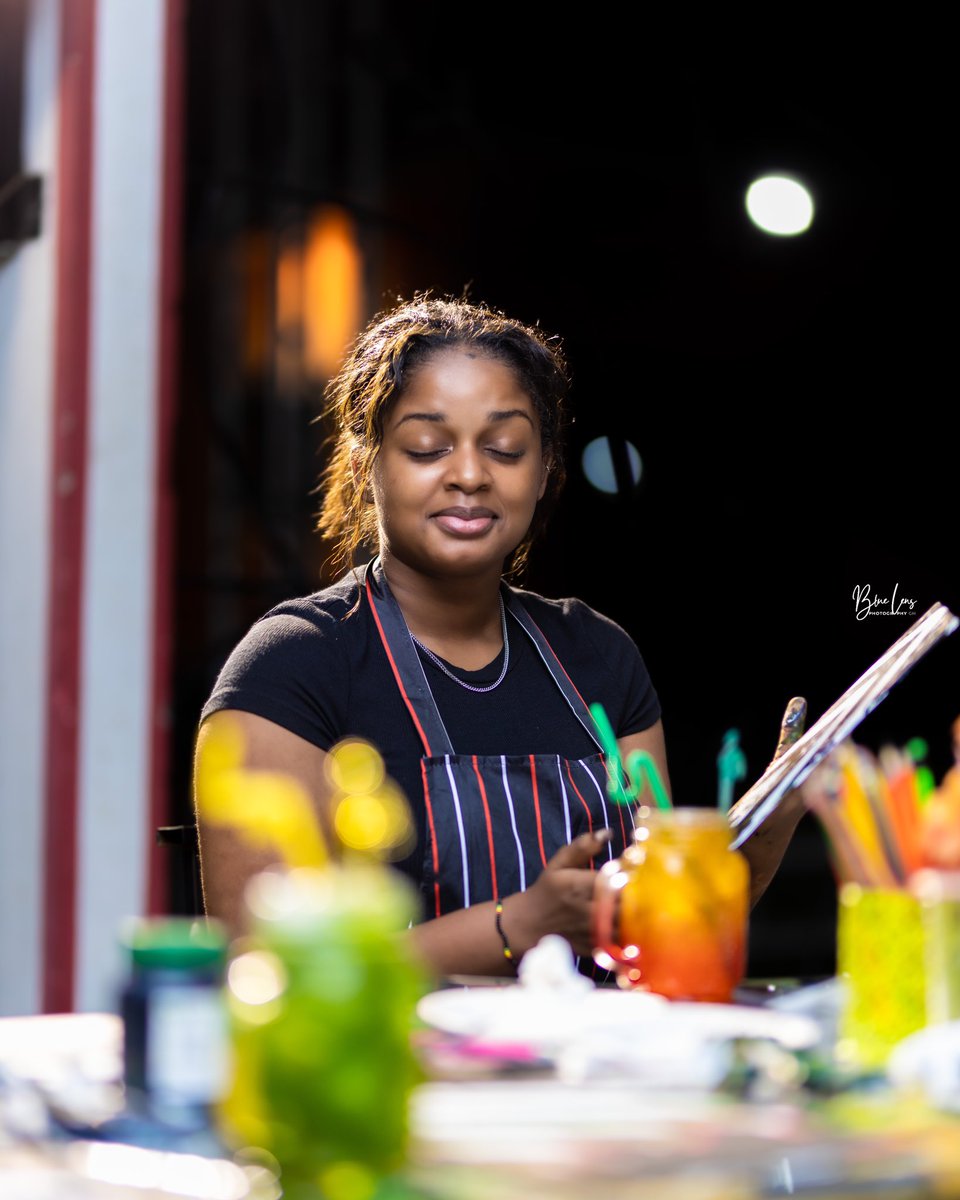blue_lens_gh's tweet photo. Capturing beauty on canvas, one brushstroke at a time 🎨✨📸 

#artistic #painting #beauty #inspiration #canvas #beautiful #Ashes #chefdammy https://t.co/LfVOY2X48a