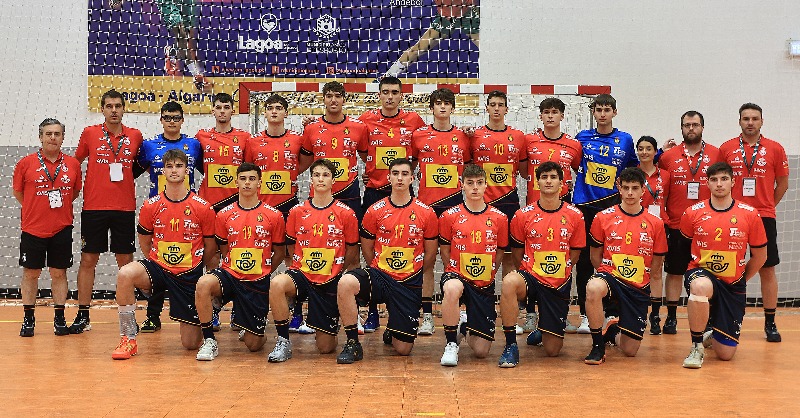 RFEBalonmano's tweet photo. 💥 ¡Los #HispanosJuveniles🇪🇸 ya conocen la hoja de ruta rumbo al Campeonato del Mundo 2023🇭🇷! 

🔜 Montenegro y Ciudad Real, las dos paradas previas a la cita mundialista para los vigentes campeones continentales

📝👇 Descubre la primera lista de @Jabato17