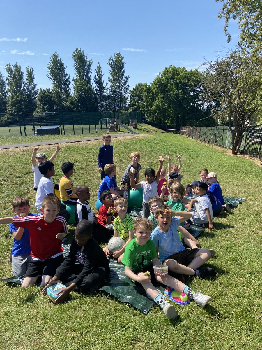 MissMorrow96's tweet photo. P3 filled their pompon jar and had an afternoon picnic in the sun to celebrate ☀️ @standrewsFCRC https://t.co/149dD7e1Bj
