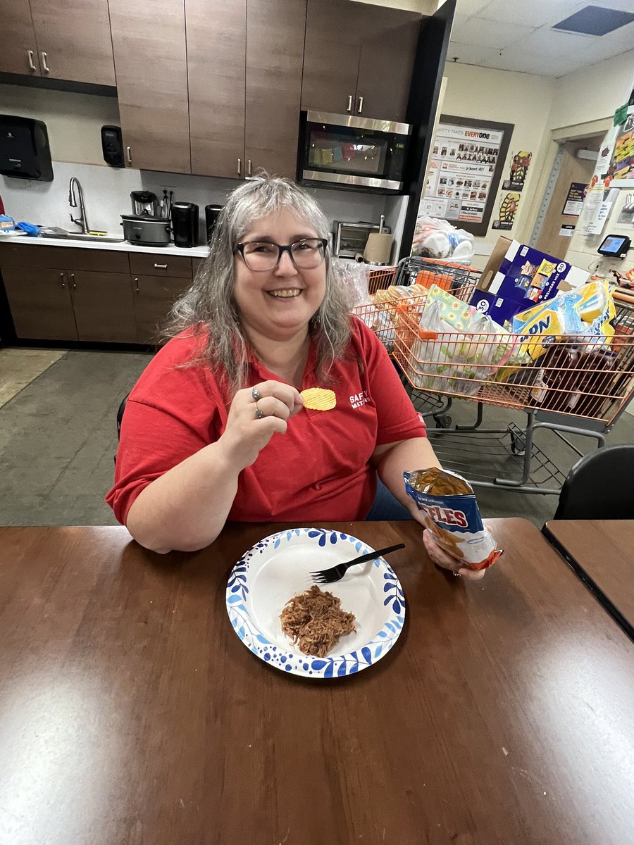 badeker_kelly's tweet photo. π₯³ Store 0652 is celebrating 330 days SAFE!! Yes team Rancho!! Thank you for making safety first! π₯³ #RanchoProud #D172Driven #safetytakeseveryone #pacnorthproud @Sheri_R_D172 @angelom0652 @GabrielTHD0652 @KenSummers_THD @AmberDedovets @DanielleBoland6 @MarezAlicia https://t.co/M7D03eLvSI