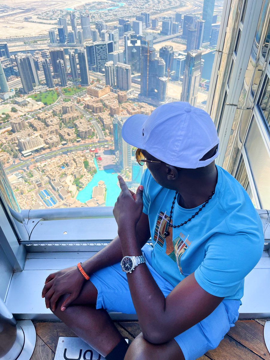 The view 🤯 #BurjKhalifa #Dubai