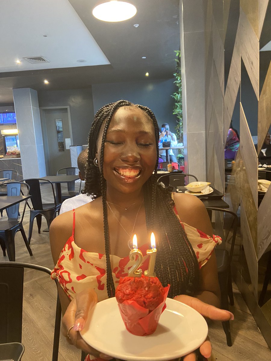 bissy_horla's tweet photo. 2023 - 2002 = 21🎉🥹❤️
Please, say a prayer for me🙏🥺 https://t.co/o3cUoW16g7