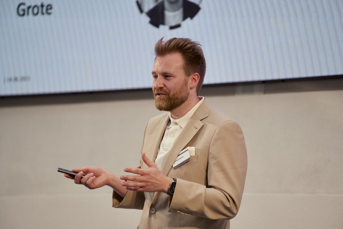byte.bayern (@bytebayern) on Twitter photo Unser Kollege <a href="/chris_bemmerl/">Chris Kaeppel</a> hat heute beim #bawf23 unser Portal #OpenDataBayern vorgestellt: opendata.bayern Danke Chris! Klickt euch gerne mal rein und gebt uns Feedback <a href="/digitalbayern/">Bayerisches Digitalministerium</a> @Infora_gmbh @CONET_Group Unser Kollege <a href="/chris_bemmerl/">Chris Kaeppel</a> hat heute beim #bawf23 unser Portal #OpenDataBayern vorgestellt: opendata.bayern Danke Chris! Klickt euch gerne mal rein und gebt uns Feedback <a href="/digitalbayern/">Bayerisches Digitalministerium</a> @Infora_gmbh @CONET_Group