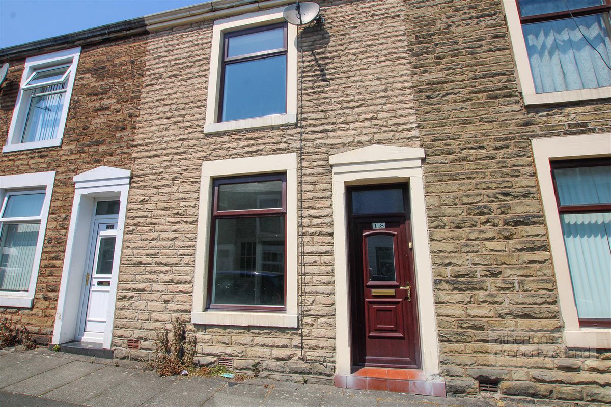 Athertons_EA's tweet photo. New to the market: 18 School Street, Great Harwood BB6 7ET – three-bedroom terraced house, for sale at £119,995.

Available with no onward chain and boasting modern décor, fixtures and fittings, this house is ideal for first-time buyers and investors.

https://t.co/WszvVBHUXa https://t.co/YwyVXA0aFd