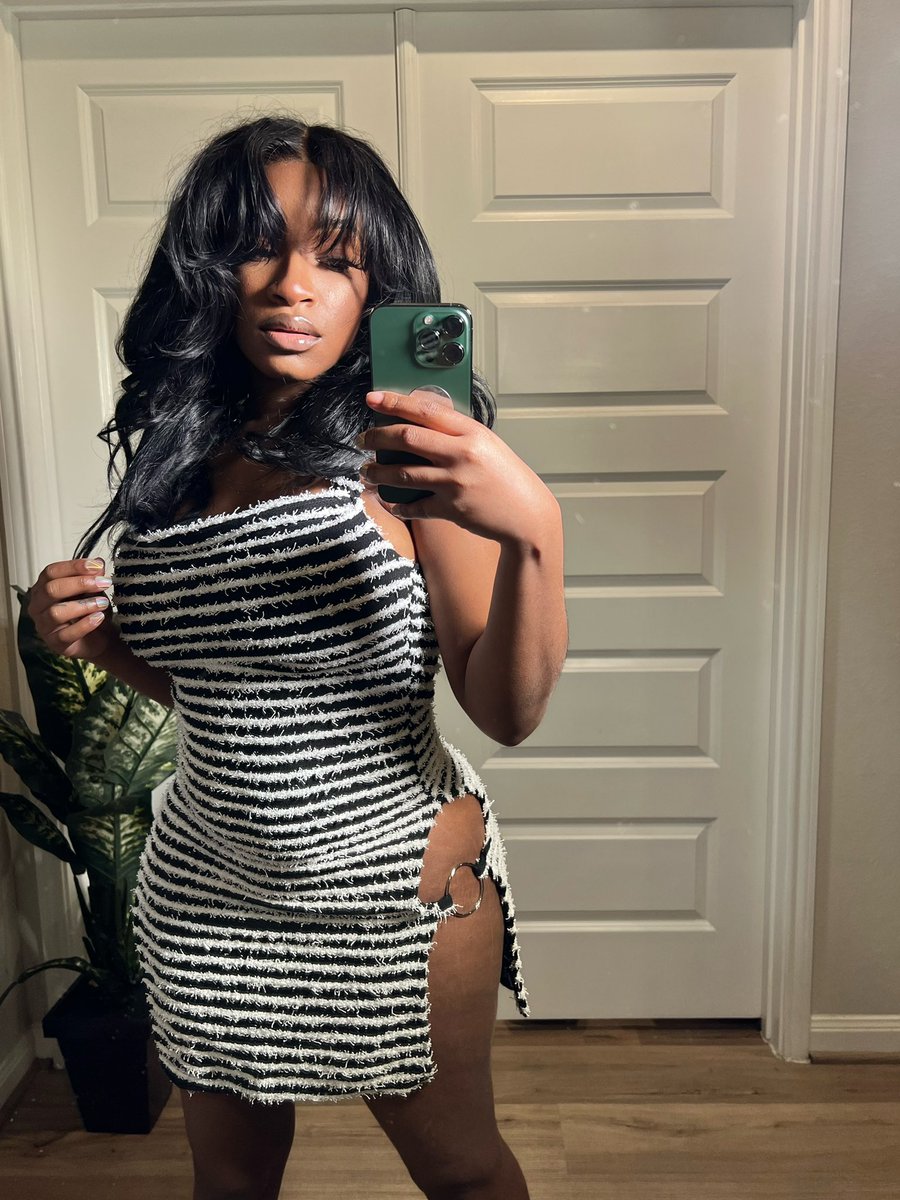 Snootybby's tweet photo. New Inventory Available ❤️‍🔥
Located inside of @SnootyHair | @shopambitchous 

Follow us on https://t.co/Ub3ti9jWZb 

📌 3013 Fountain View Dr. Suite E. Houston, TX 77057 https://t.co/9NH6cBRYyX