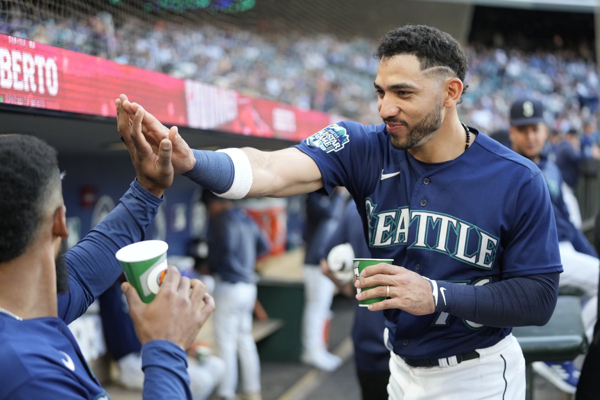 José Caballero leads American League second basemen in OBP (.407) and wRC+ (135), ranking 2nd in fWAR (1.5), 2nd in OPS (.785) &amp; 4th in SB (9) this season (min 100 PA).

⭐️MLB.com/Vote⭐️