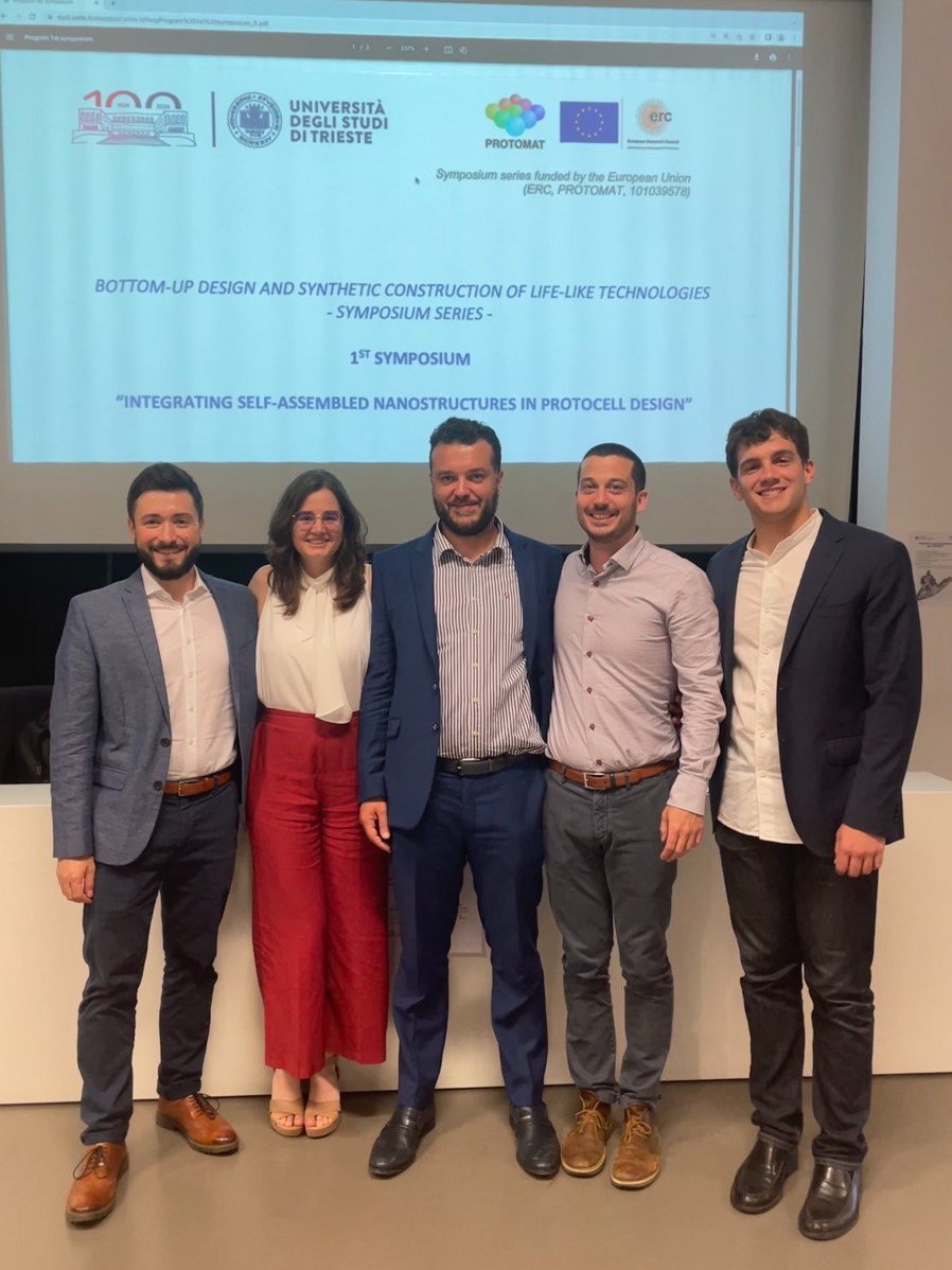fravicentini's tweet photo. Very proud of my first oral presentation today during the #PROTOMAT symposium here in @DSCF_UniTS @UniTrieste. I can't wait to show you more about my results, stay tuned! 🧪🦠☀️
#chemistry #phd #photocatalysis https://t.co/7No6b9JSCm