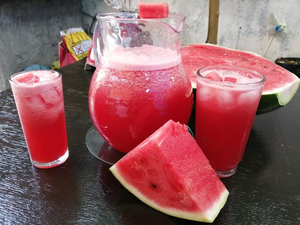 RecetasCNora's tweet photo. Hola buen día,les comparto esta receta muy fresca y rendidora para esta temporada de calor Agua de Sandía natural,sin colorantes ni leche

Receta aqui: https://t.co/9IhFh733so

#FelizMiercoles #Receta #aguafresca #Sandia #Mexico #calor #followme #sígueme #rt #fyp #recetasfaciles https://t.co/JGcG9qviSa
