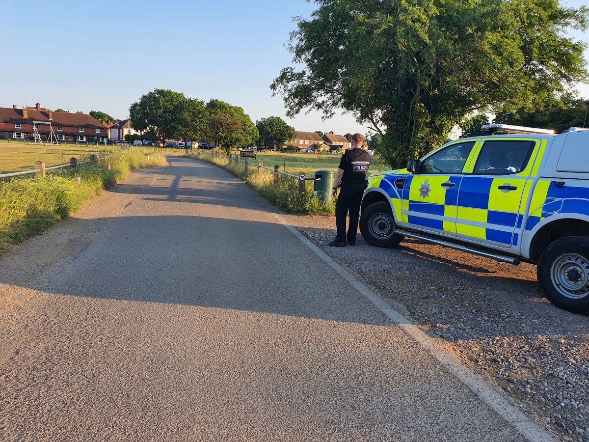 Yesterday evening PC Thomas and PC Soper were in Ripley in order to undertake some case enquiries. While there, we also patrolled the park and green spaces to proactively target any anti-social behaviour. Pleasingly, everyone was enjoying the afternoon sun! #police #Ripley  #ASB