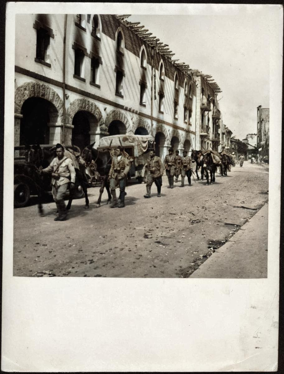 Dala 86 urte tropa faxistak Mungiako herrigunera sartu ziren, hilabete eta erdiz eskualde guztian zehar sarraskia erangin ondoren

Larrauri, Emerando, Meñaka, Fruiz, Gamiz, Fika eta beste hainbat toki ere erasotuak izan ziren Mungiarekin batera

GAZTEOK MEMORIA ETA ANTIFAXISMOA✊🏻