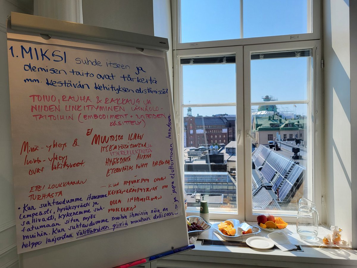 SLiljaRo's tweet photo. Kestävän kehityksen rakentamisen sisäiset taidot #IDG herättivät tänään keskustelua. Kiitos @NiemelaSanna #IDGhubFinland #futurewise #grapepeople #tupatäynnä #SDGs #Essenti #Emergenssi #hyvinvointi #vastuullisuus #yhteisöt @SitraFund @laureauas @AaltoUniversity @valtioneuvosto https://t.co/jZN7JtmGmR