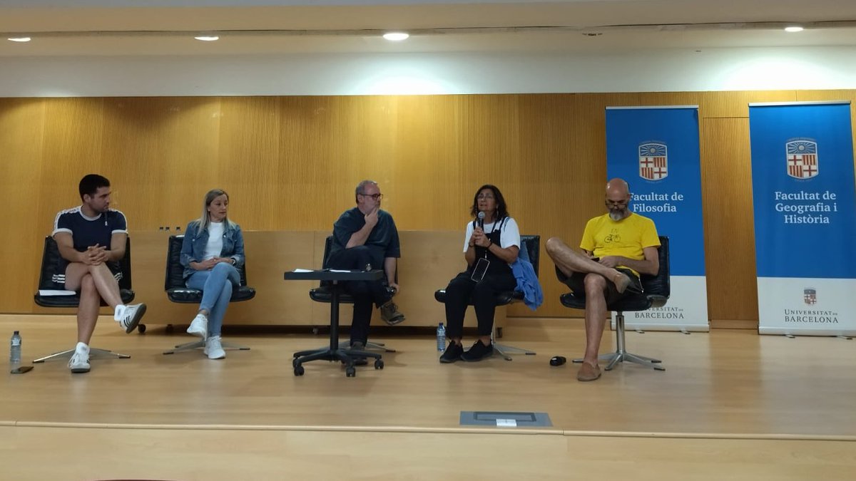 ALBA_SUD's tweet photo. 📣 Empieza la mesa redonda "Movimientos sociales y afectados por el turismo" organizada por @ernestcanada de @ALBA_SUD con la participación de @AssBarrisDT @Stopdomingos @StopJJOO  @LalyCorralero ⬇️ https://t.co/zKPlT2DedF