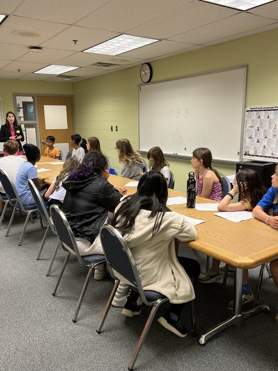 GlebeVolunteers's tweet image. Career Day!!!! Our volunteers are amazing!! 
#APSisAwesome #APSGetInvolved