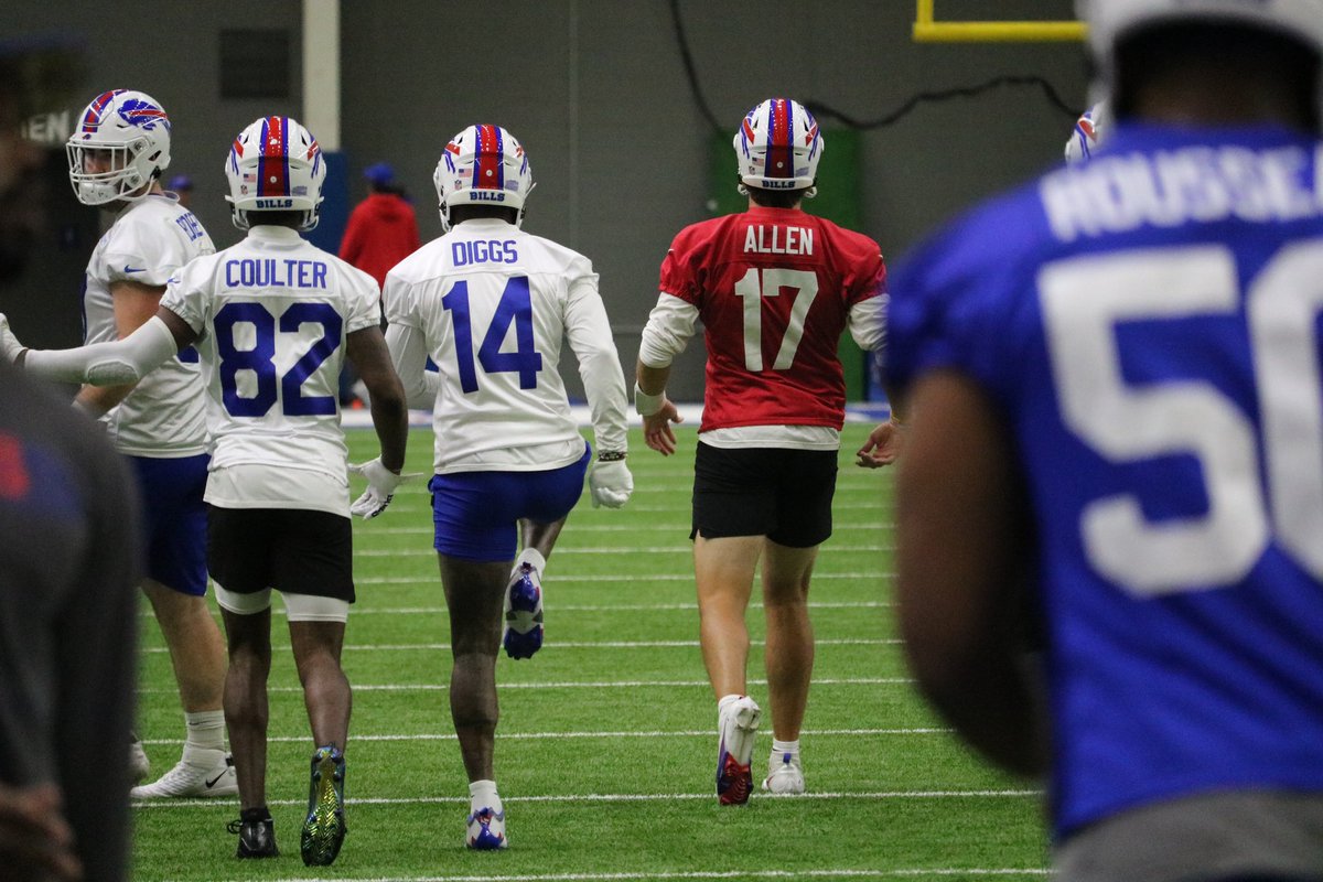 JoeBuscaglia's tweet photo. WR Stefon Diggs is practicing Wednesday at mandatory minicamp https://t.co/N4NxaPfvis