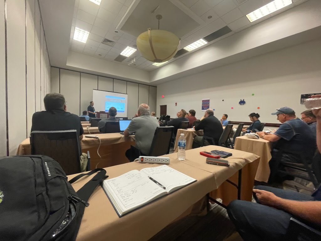 MancusoBrian's tweet photo. It was my pleasure today speaking at #ITAG Gov show in #Iowa speaking about #5G #Privatenetworks #PLTE #ericsson #uscellular #tmobile #firstnet #verizonwireless with our partner #Baycom https://t.co/fTEj2lxwZ3