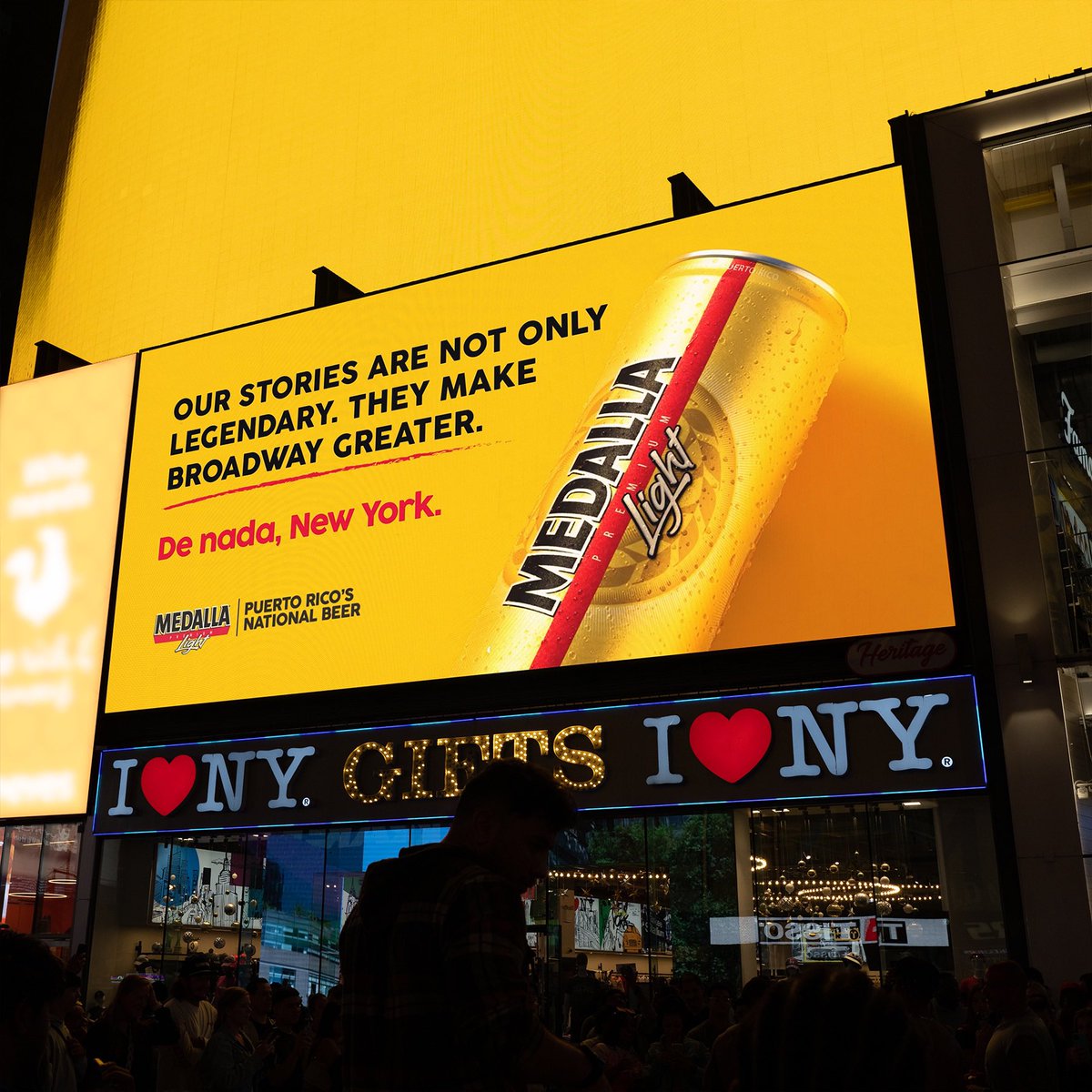 medallaofficial's tweet photo. New York sin boricuas, no es New York. 🇵🇷🗽

 Una vez más, brillamos desde Times Square. https://t.co/IkVhG2IRIf
