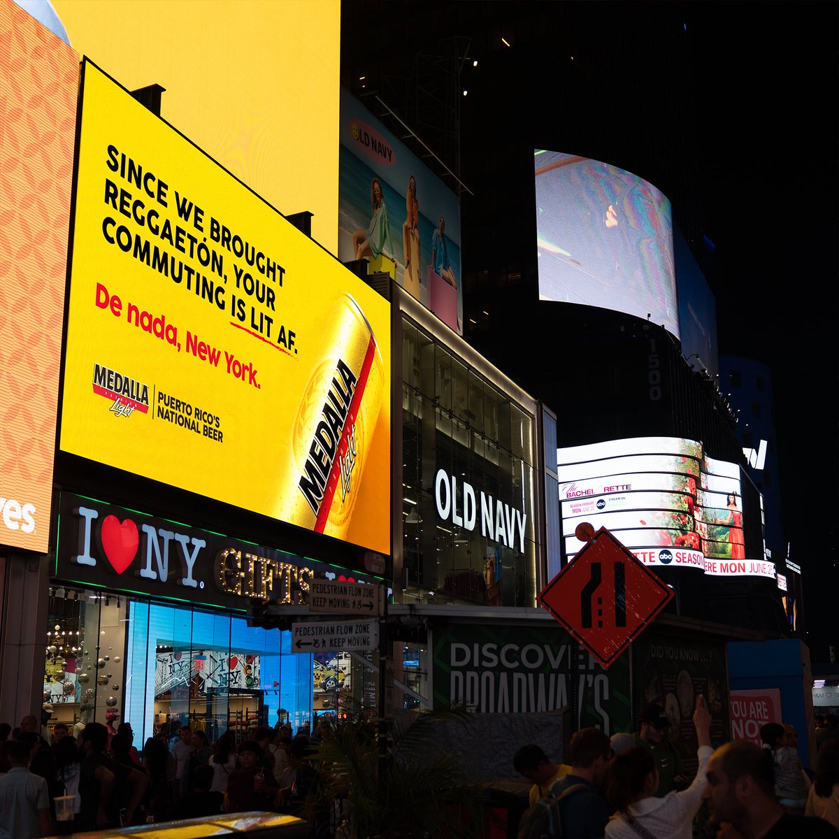 medallaofficial's tweet photo. New York sin boricuas, no es New York. 🇵🇷🗽

 Una vez más, brillamos desde Times Square. https://t.co/IkVhG2IRIf
