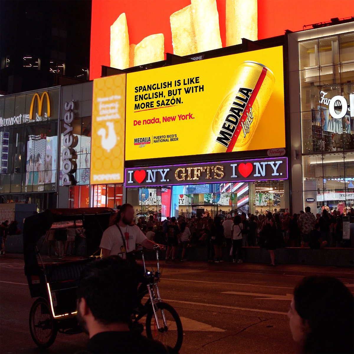 medallaofficial's tweet photo. New York sin boricuas, no es New York. 🇵🇷🗽

 Una vez más, brillamos desde Times Square. https://t.co/IkVhG2IRIf
