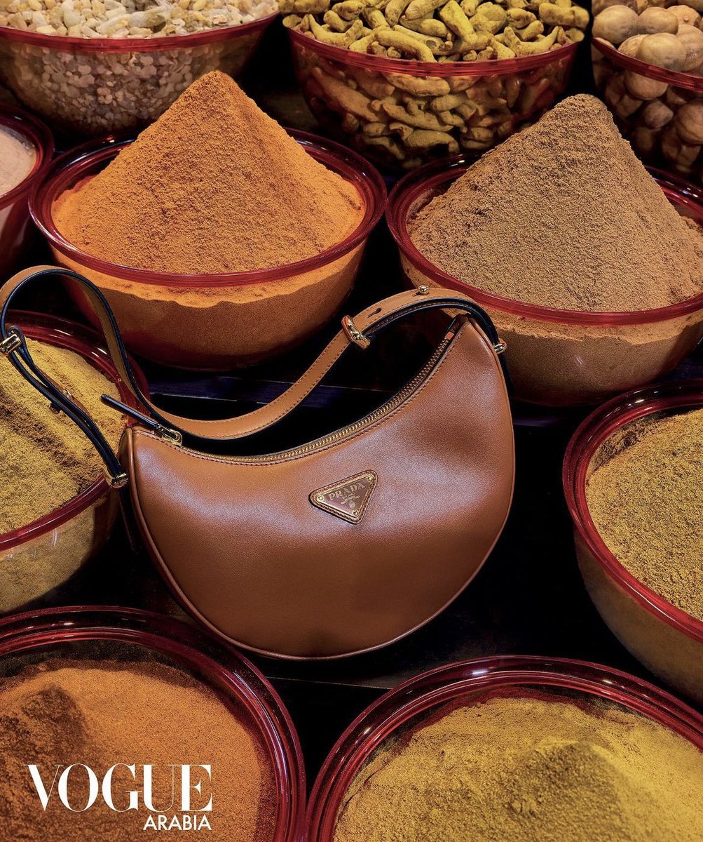 badestoutfit's tweet photo. vogue arabia using traditional souks as a backdrop for handbags https://t.co/noek4Sg6E4