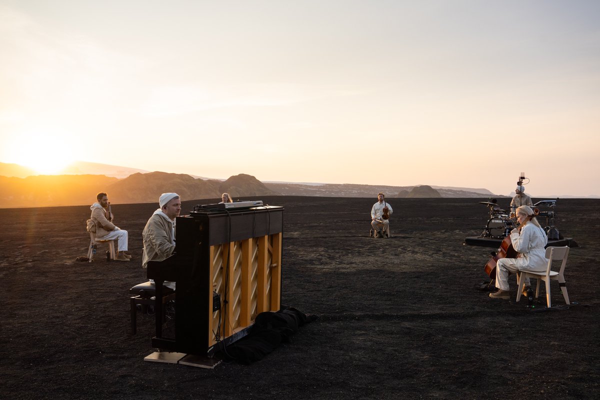 OlafurArnalds's tweet photo. Sometimes things take exactly the time they need to take… I am glad this took 5 years to pull together, because it finally led us to this perfect moment.
@CercleMusic https://t.co/6gF38WqBFq