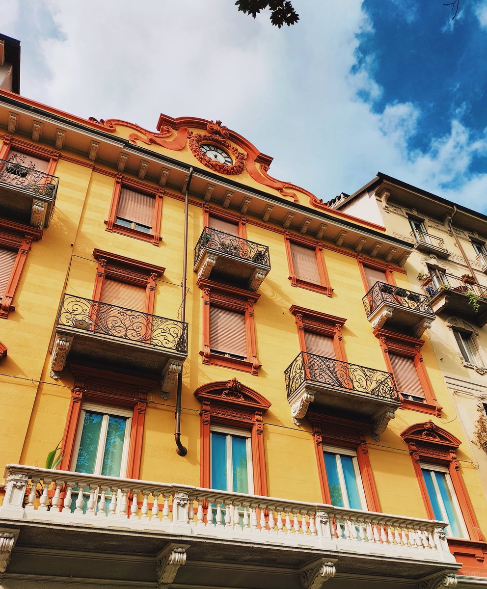 milkoscag's tweet photo. #Turin quartiere #CitTurin particolari di palazzi e balconi vie #Peyron, #Piffetti, #Clemente a #Torino https://t.co/DgIzsYu4lo