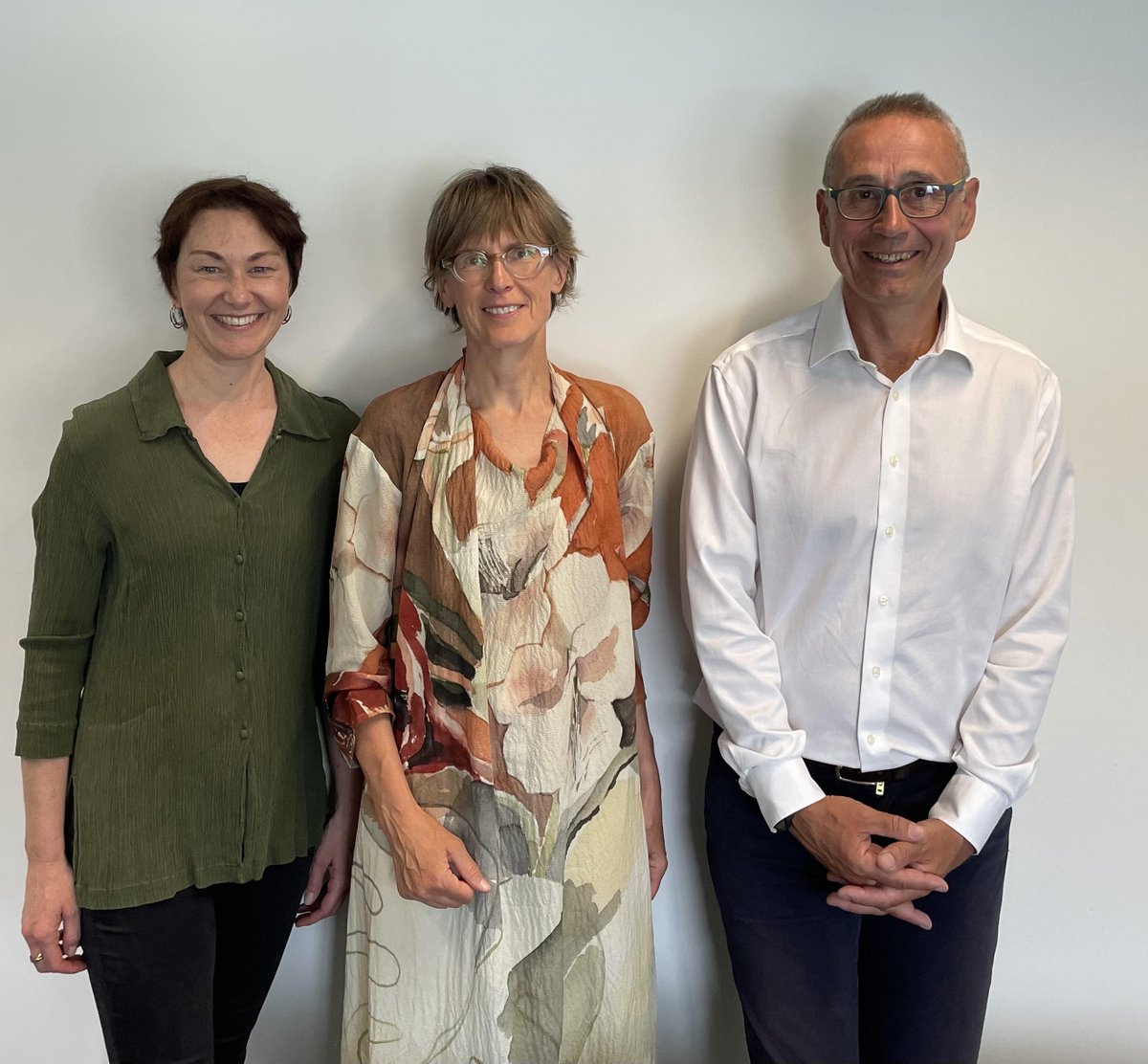 Subjectto_'s tweet photo. s.t. guests Kate Smith-Miles, Greet Vanden Berghe and David Pisinger got together for a PhD examination committee at KU Leuven in Belgium and they kindly took the time to send me this very special photo. How cool is that? Great to see these three OR legends together 🤩. https://t.co/akfSAUDMJt