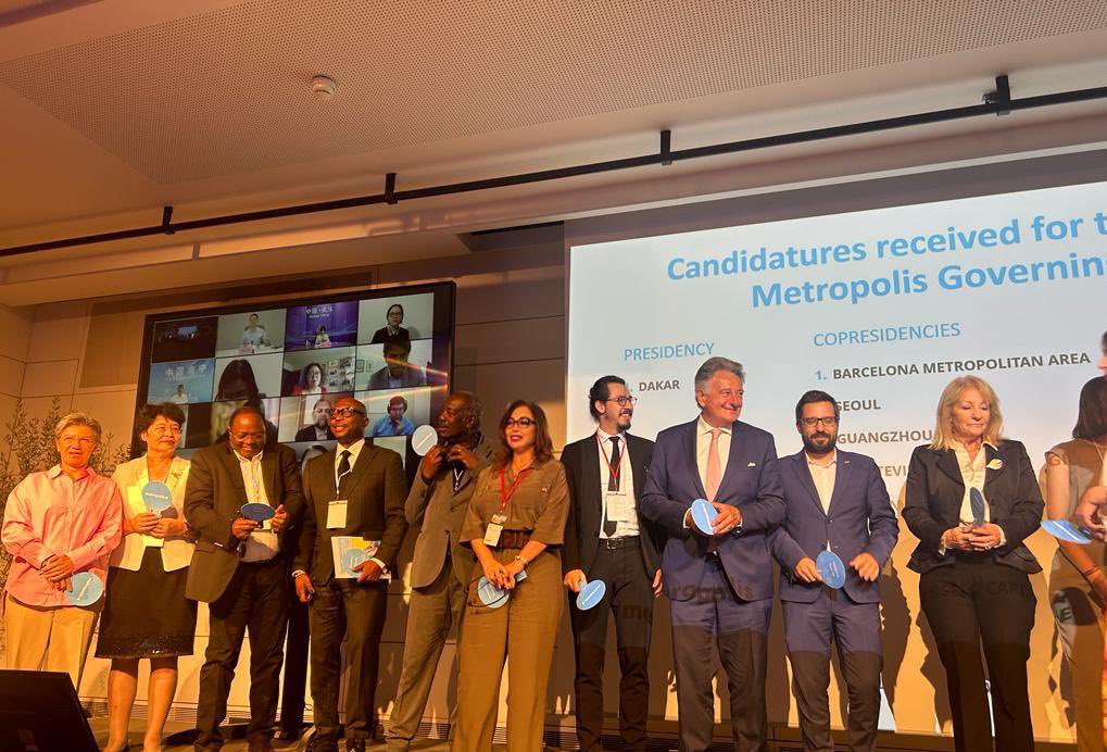 Mme Asmaa RHLALOU, maire de #Rabat, a assistė ce mercredi 14 juin 2023 à l'assemblée générale de #metropolis organisée à #Bruxelles, où elle a été élue à l’unanimité au poste de vice-présidente de metropolis (seule maire marocaine représentée au Bureau).