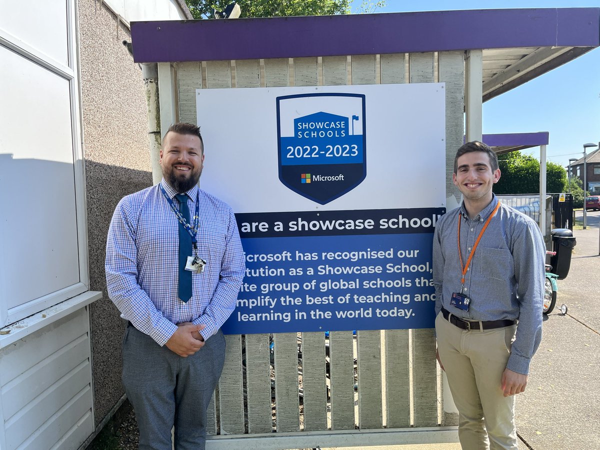 It was wonderful to have Andrew from @SyracuseU visit @RichmondME12 today to see @MicrosoftEDU tools in action and see the amazing impact they are having on the children's learning journeys in the @thestouracademy providing #equitable learning opportunities for all #MIEExpert