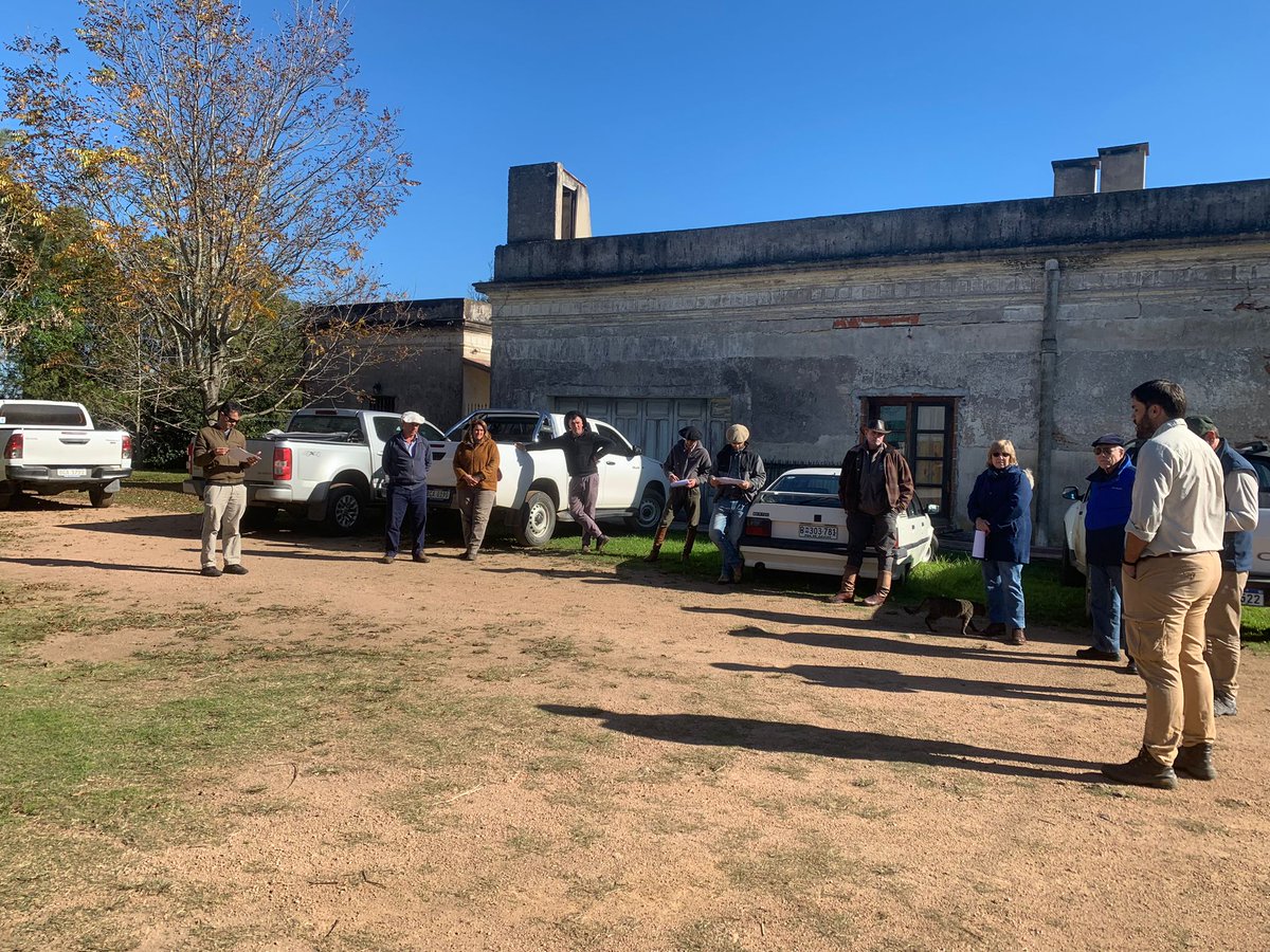 PlanAgro's tweet photo. #Ahora en📍Pan de Azúcar,Maldonado
Jornada pública del Proyecto #GestiónDelPasto "La adaptación como forma de seguir produciendo en tiempos complicados" en📌Establecimiento Laboratorio "Las Flores" de la Familia Rubio Zabalegui
#FPTA @INIA_UY Ing. Arrarte @BarbatRicardo #PlanAgro https://t.co/cVDd09SShF