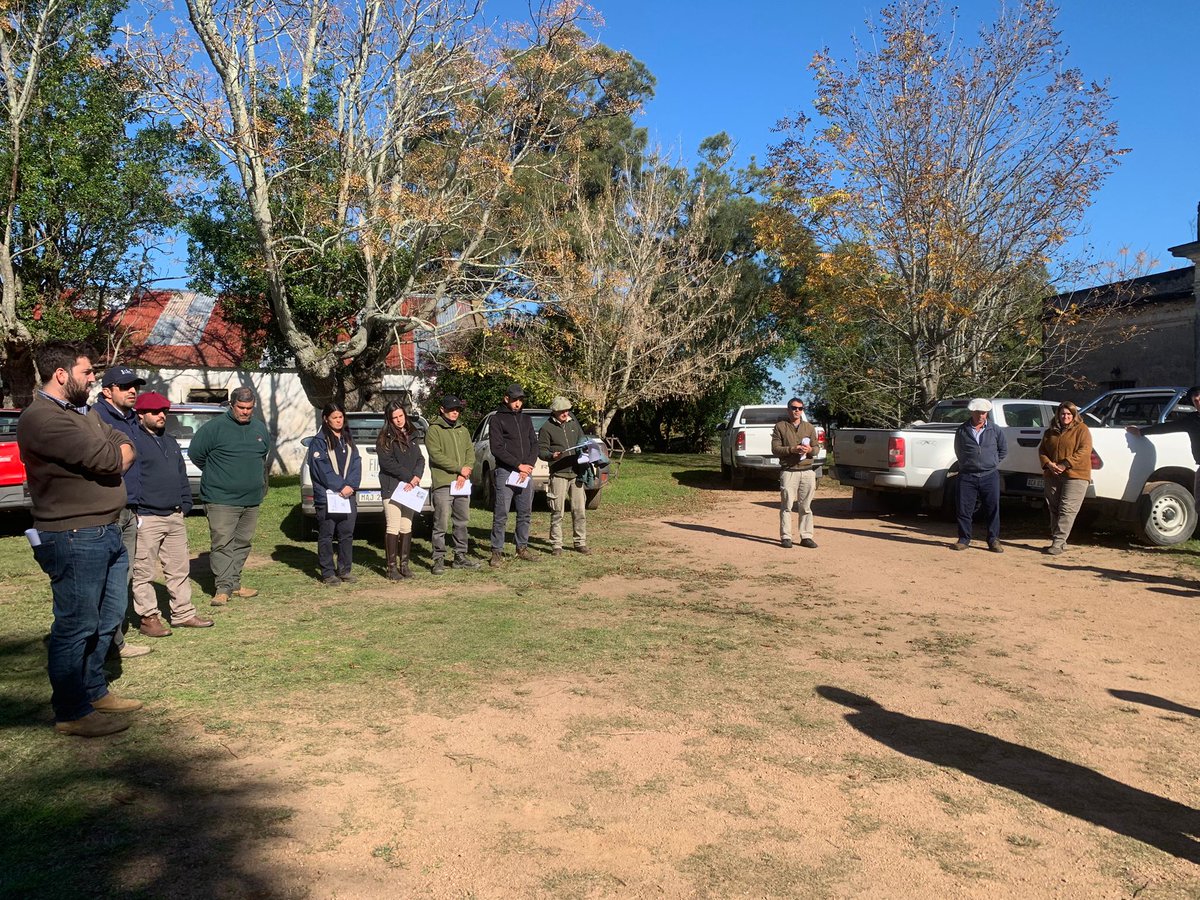 PlanAgro's tweet photo. #Ahora en📍Pan de Azúcar,Maldonado
Jornada pública del Proyecto #GestiónDelPasto "La adaptación como forma de seguir produciendo en tiempos complicados" en📌Establecimiento Laboratorio "Las Flores" de la Familia Rubio Zabalegui
#FPTA @INIA_UY Ing. Arrarte @BarbatRicardo #PlanAgro https://t.co/cVDd09SShF