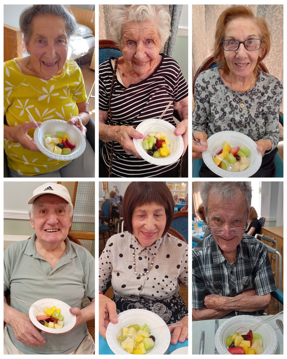 Residents at Sydmar Lodge Care Home participated in @NutritionOrgUK Healthy Eating Week with a quiz and info session on the nutritional benefits of different fruit and then enjoyed a variety of fruit 🥭🍓🍈🍍🍇 #HEW23 #ForEveryone #CareHomes