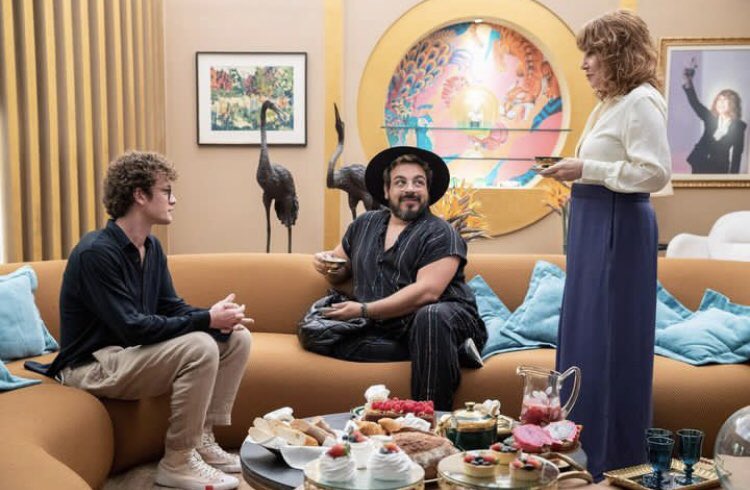 destaque_imagem's tweet photo. Quem tem acompanhado “Vai na Fé” tem acompanhado o @VitorThire em uma participação especialíssima como Lucas! As cenas com a Renata Sorrah e Luis Lobianco tem sido ótimas! E é a oportunidade de ver o Vitor arrasando em mais um personagem! 👏🏼👍🏼🎬📺🐾💫 #vitorthire #lucas #vainafe https://t.co/LwLMQH1NBg