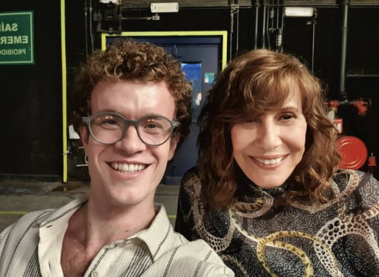 destaque_imagem's tweet photo. Quem tem acompanhado “Vai na Fé” tem acompanhado o @VitorThire em uma participação especialíssima como Lucas! As cenas com a Renata Sorrah e Luis Lobianco tem sido ótimas! E é a oportunidade de ver o Vitor arrasando em mais um personagem! 👏🏼👍🏼🎬📺🐾💫 #vitorthire #lucas #vainafe https://t.co/LwLMQH1NBg