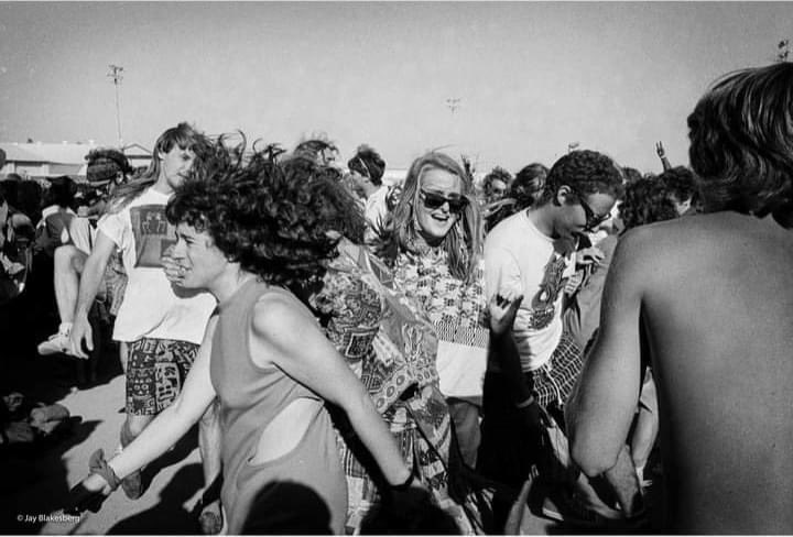 GratefulDeadHub's tweet photo. ~Photos of the day~ 
@GratefulDead @reddit #GratefulDeadSub #MemberSubmitted (photo pull #CopperdomeBhodi) 📸@jayblakesberg (6/14/87) Ventura CO, Fairgrounds, Ventura, CA. https://t.co/9qEHAiM2Yz