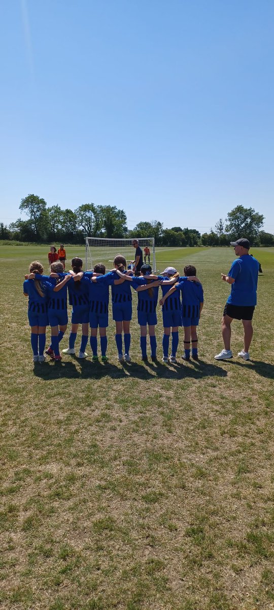 MrGunnellPE's tweet photo. Unbelievable effort from these girls today especially in the heat ☀️ they were outstanding from start to finish and each and every one of them performed brilliant. To get beat in the final on penalties isn’t a nice way to lose but I couldn’t be prouder of them 🙌🏻 @LakesideYork https://t.co/FQp6TtvvOY