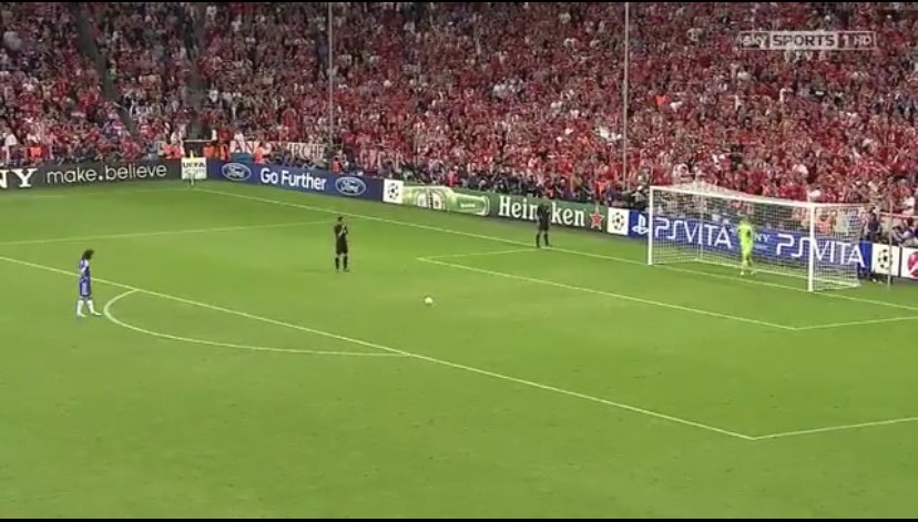 CFCTheo's tweet photo. Just rewatched the penalty shootout and forgot how much of a psycho David Luiz was 😭 https://t.co/2GF08IxiC9