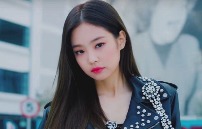 AboutMusicYT's tweet photo. 'SOLO' by BLACKPINK's Jennie had the biggest debut week of any song by a soloist in South Korea (since 2018, based on Circle Chart).

- The song received over 70.8M index points that week, debuting at #1. https://t.co/bVxxOi1raF