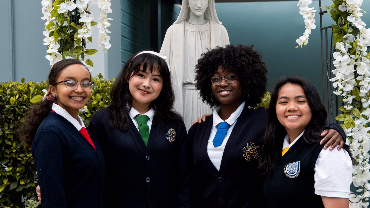 🔔Become a Belle today🔔
St. Mary's Academy is still accepting applications for Fall 2023
Contact us:
• Go to smabelles.org/applynow 
• Call Admissions 310-674-8470
• Email admissions@smabelles.org