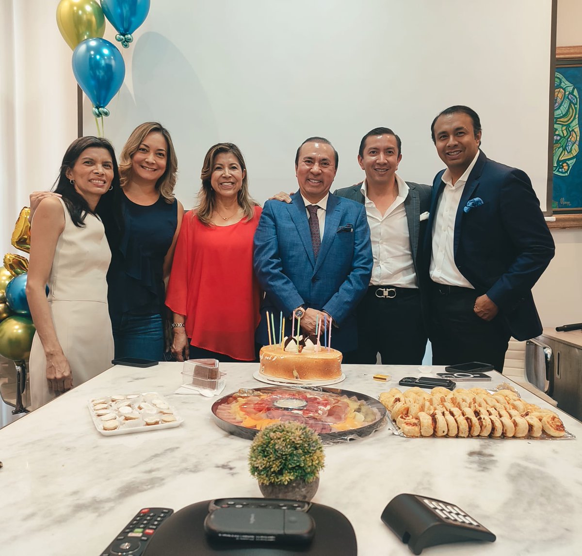 a_femar's tweet photo. Un líder, Un guía y la base de todo un equipo. ¡Felicidades a nuestro queridísimo Dr. Welmer Quezada Neira! A quien la familia #Femar se une en celebración de un onomástico más en su honor. ¡Auguramos muchas bendiciones y éxitos en todo el camino! https://t.co/DjGOlSIdtn