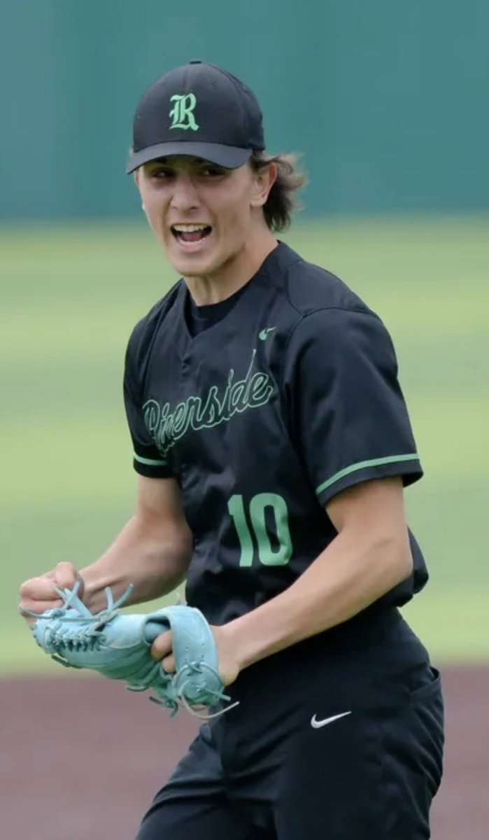 BVRed16U tweet media