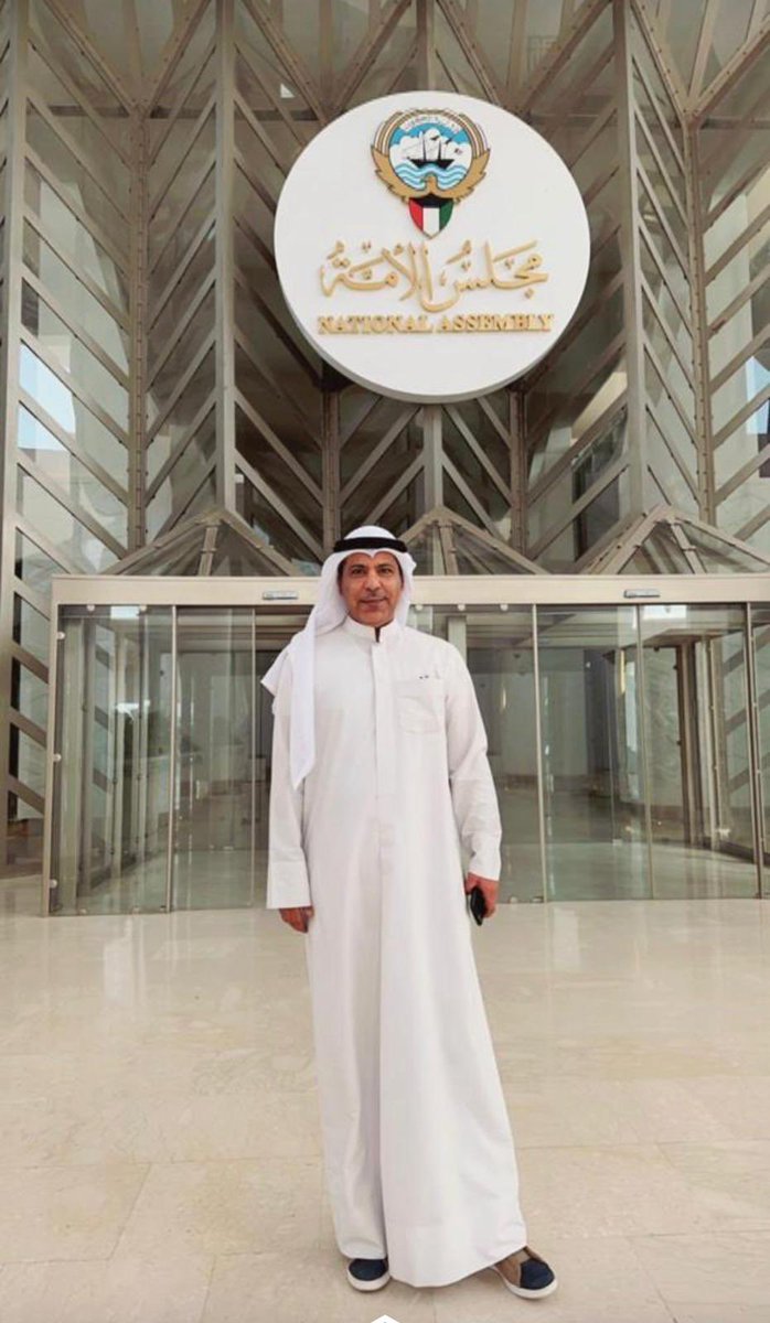 #بدر_سيار_الشمري 

الله من حسن النوايا  يابو  سيار
يلي راس مالك الطيب والحميه

يا مشغلن العالم في كل الأخبار 
افعالك يابو خالد ماهي منسيه

من لا نفع الناس ترا الوقت دوار
يطيح والناس ما تخفاها  خفيه

ابو ابشر وتم مركزه فوق سنجار
مزبان للمحتاج ومنومس خويه