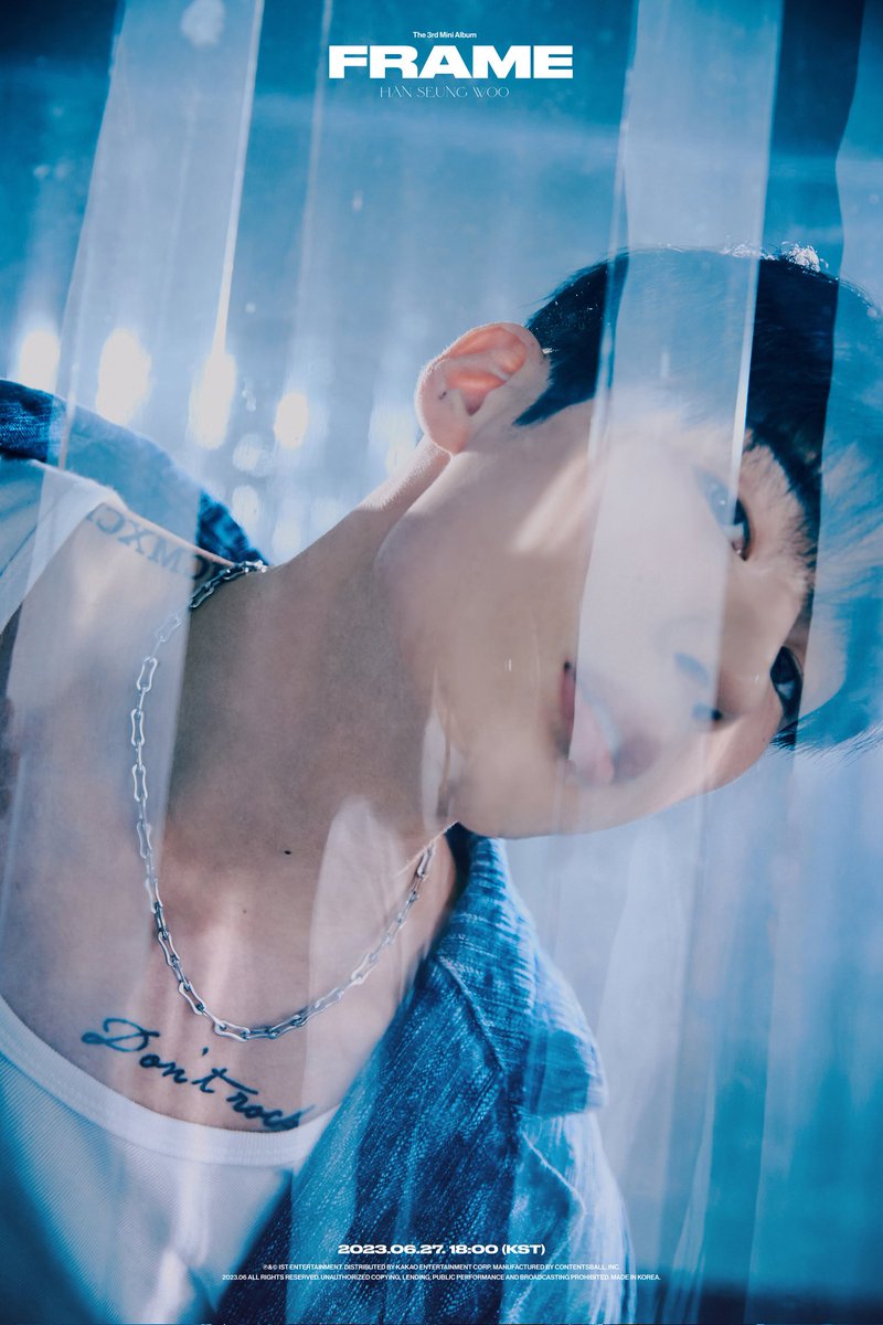 naldeul_1224's tweet photo. Concept Photo #First_FRAME 
🟦Mirror Ver. / ⬛Watch Ver.

컨셉 좋다 노래는 아직이지만 분명 좋을테고...헤메코만 완벽하면 끝!!
가보자고🔥🔥🔥

#한승우 #Frame #Dive_into https://t.co/eaC3WrwwKN