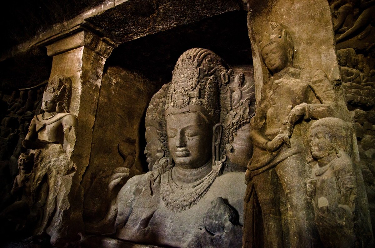 viajepatrimonio's tweet photo. Pasa por ser la religión más antigua del mundo y es la tercera con más fieles pese a ser mayoría solo en dos países. 

Hoy en #PatrimonioEnlazado conoceremos 10 SITIOS HINDUISTAS viajando por India, Nepal, Camboya, Indonesia… https://t.co/XVsSA8TKFy