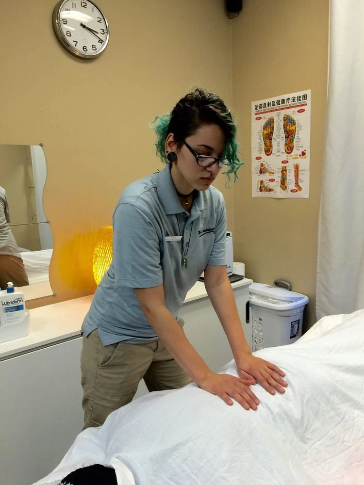 PressureMassage's tweet photo. From our serene environment to our expert therapists, every aspect of our clinic is designed to help you unwind and destress. Join us at Mae Acupuncture Herb Clinic for the ultimate relaxation experience. #RelaxationCulture #UnwindWithUs #MaeMassageExperience https://t.co/PqRx1biW3l