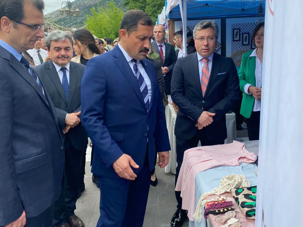 merzifonhem's tweet photo. Uluslararası Atatürk Kültür ve Sanat Festivali 14 Haziran 2023 Şehzadeler Yolu İl ve İlçe Halk Eğitim Merkezleri El Sanatları Sergisinde Merzifon Halk Eğitimi Merkezi olarak yerimizi aldık ve Merzifonumuzu Amasya'da temsil ettik.
@tcmeb
@mebhbogm
@mebhbogm
@Amasyamem05
@mkturkmen https://t.co/q9QItwOJOy
