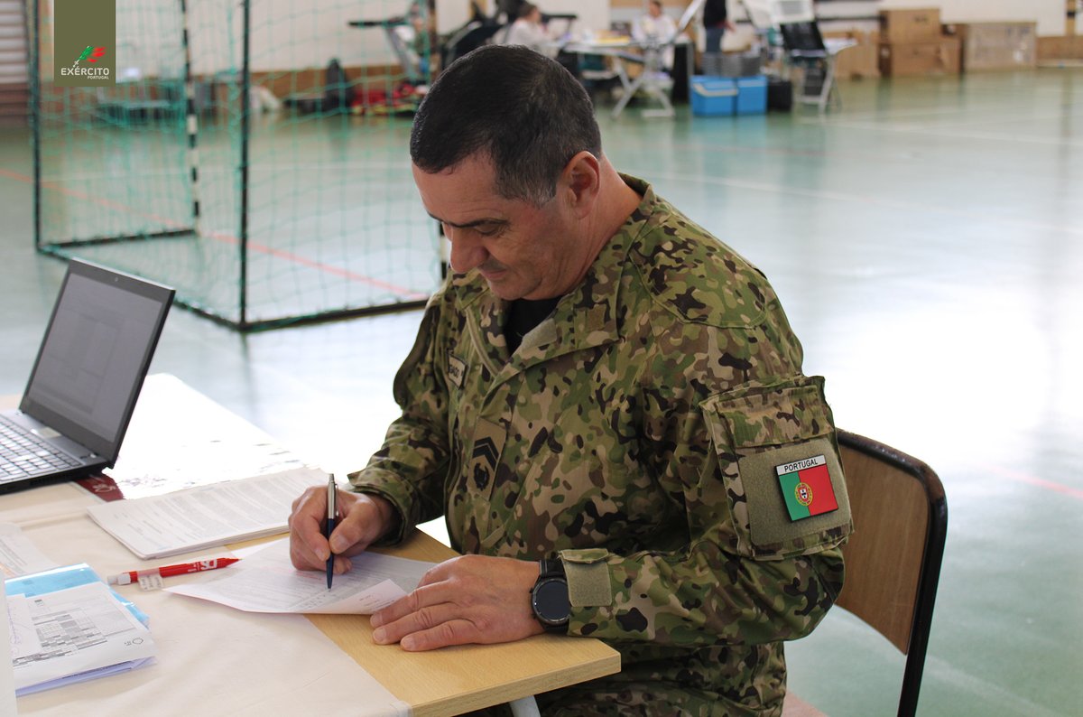 Exercito_pt's tweet photo. O Exército 🇵🇹promove Ações de Dádivas de Sangue no âmbito do Dia Mundial do Dador de Sangue, que se comemora a 14 de junho.
➡️https://t.co/RtYHnc7qGq
Ao serviço dos Portugueses.
#ExércitoPortuguê #ESE #RA5 #RTm #institutoportuguêssangue @defesa_pt @eu_eeas @SNS_Portugal https://t.co/18qHB1nNoR