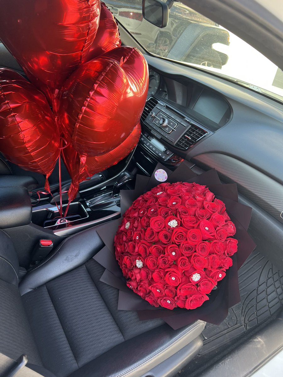 ayalassweetstem's tweet photo. Red roses 🌹 ig: @ayalassweetstems https://t.co/na2dvo5Bzs