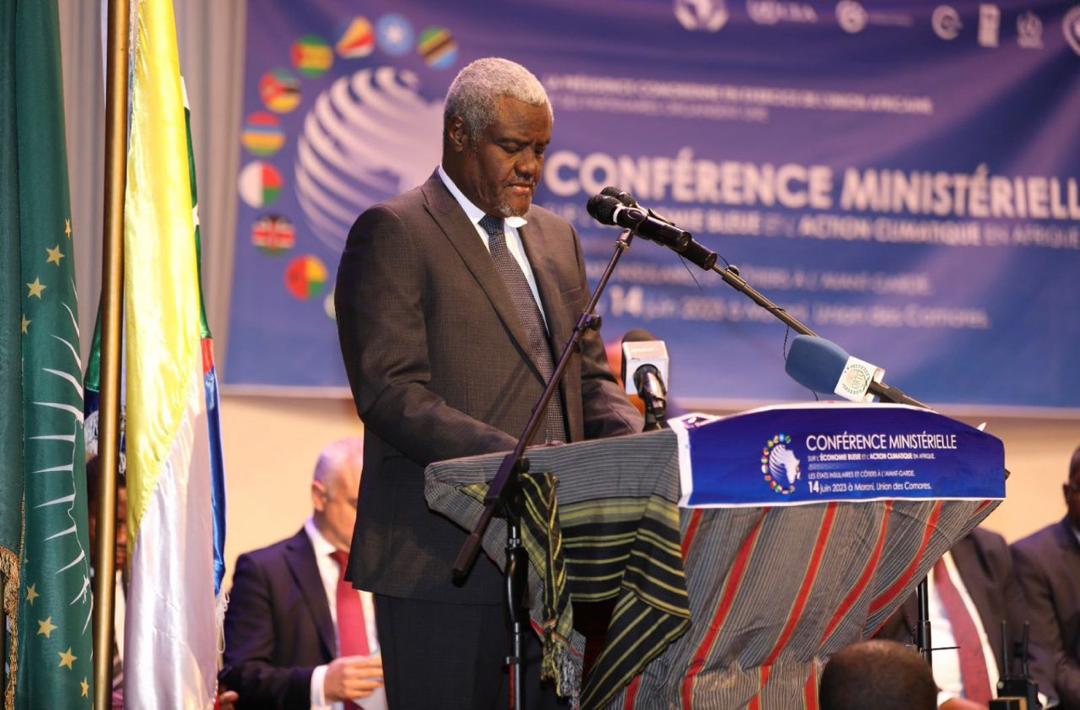 AU_DARBE's tweet photo. The high-level segment of #BlueFutureConference is underway in Moroni, #Comoros, today, under  patronage of H.E President Azali Assoumani. Chair of @_AfricanUnion H.E @AUC_MoussaFaki reiterates the importance of  #BlueEconomy for Africa &amp; AU support to Great Blue Wall Initiative https://t.co/WHo0kijxg2