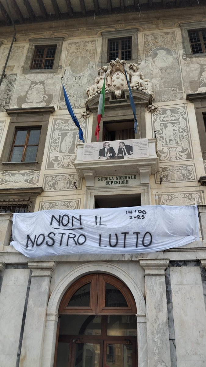 mintmefree's tweet photo. #Silvio_Berlusconi
.. e da Pisa è tutto a voi studio https://t.co/BCW2te7gso