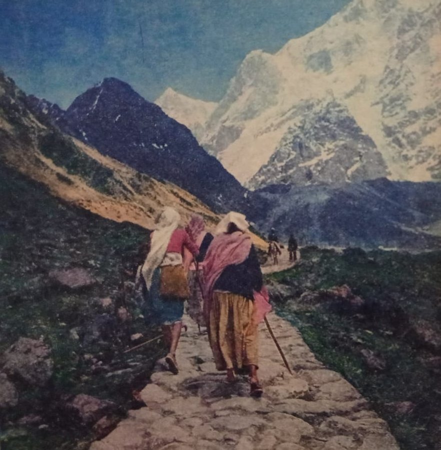 1960s :: Pilgrims Going On Badrinath Yatra